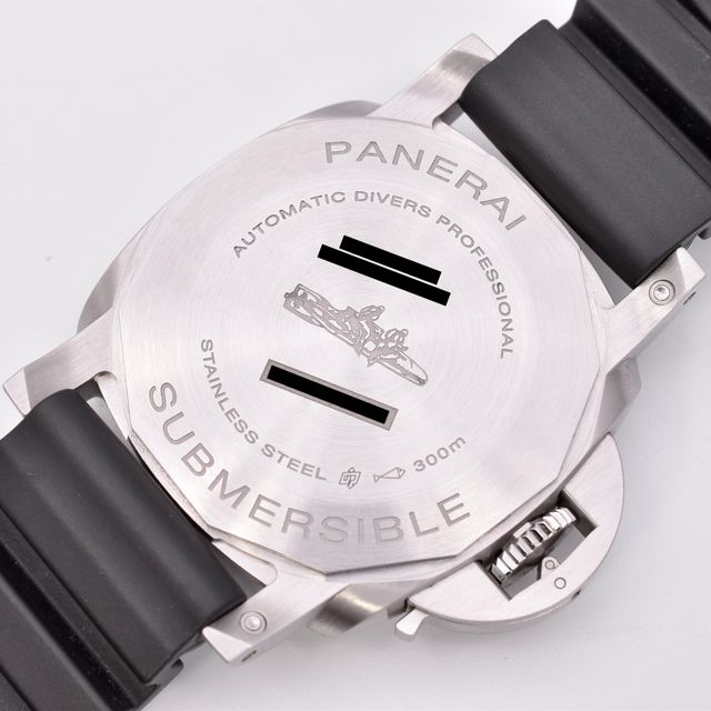 Panerai Submersible QuarantaQuattro PAM01229 Image 4